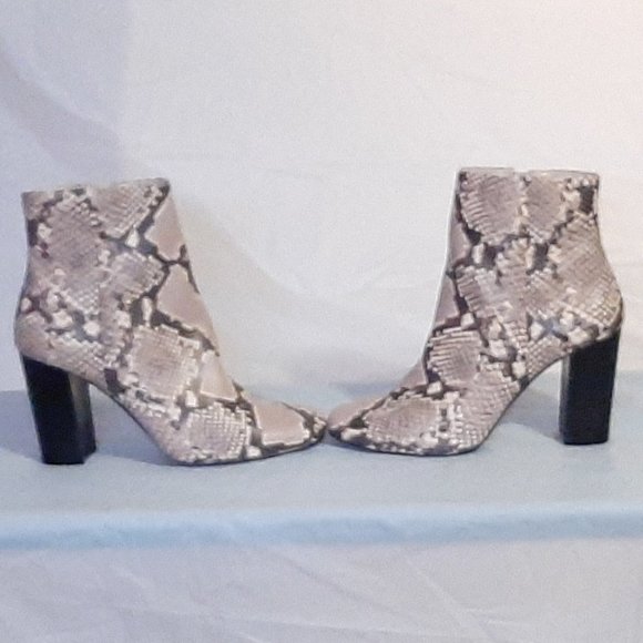 Steve Madden Snake Skin Boot Heel Size 10 !NEW! - Picture 3 of 7
